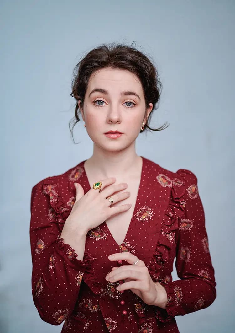 Maeve Anne Allen Actor Headshot London